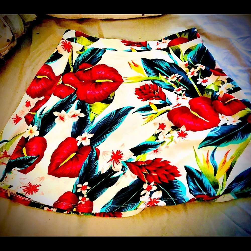 SHOW me your mumu Floral Skater Mini Skirt size M